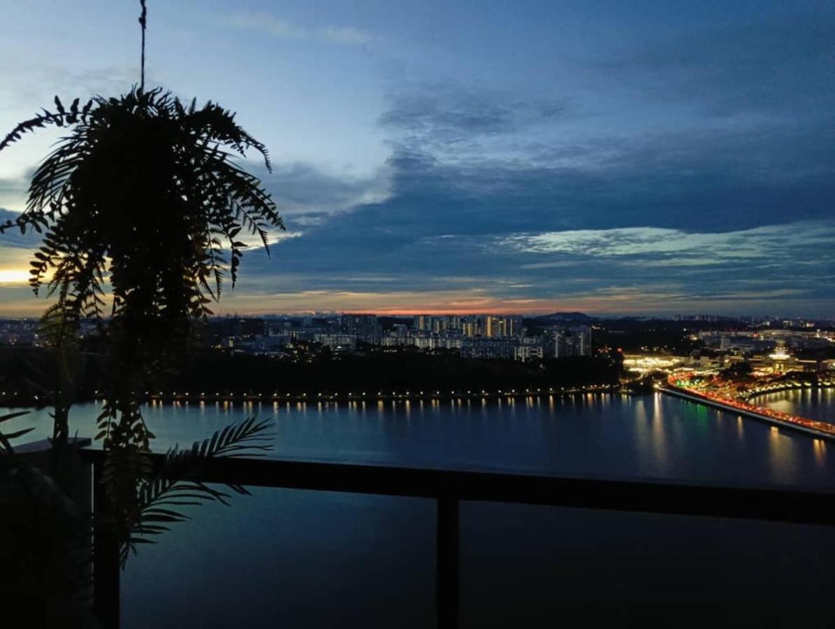 R&f Phrase 2 Full Unblock Sea View Luxury Unit Johor Bahru