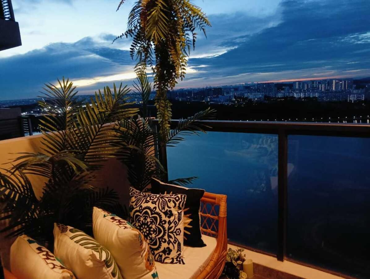 R&f Phrase 2 Full Unblock Sea View Luxury Unit Johor Bahru
